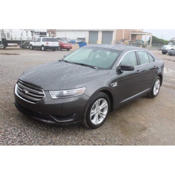 2017 FORD TAURUS Automobile