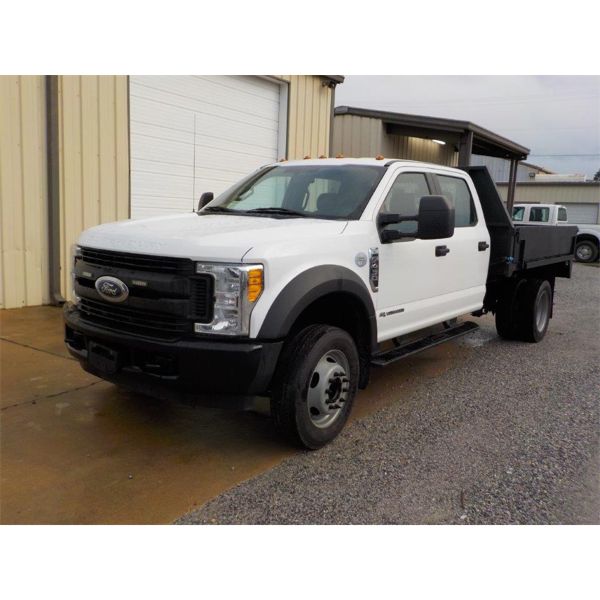 2017 FORD F450 XL Flatbed Truck