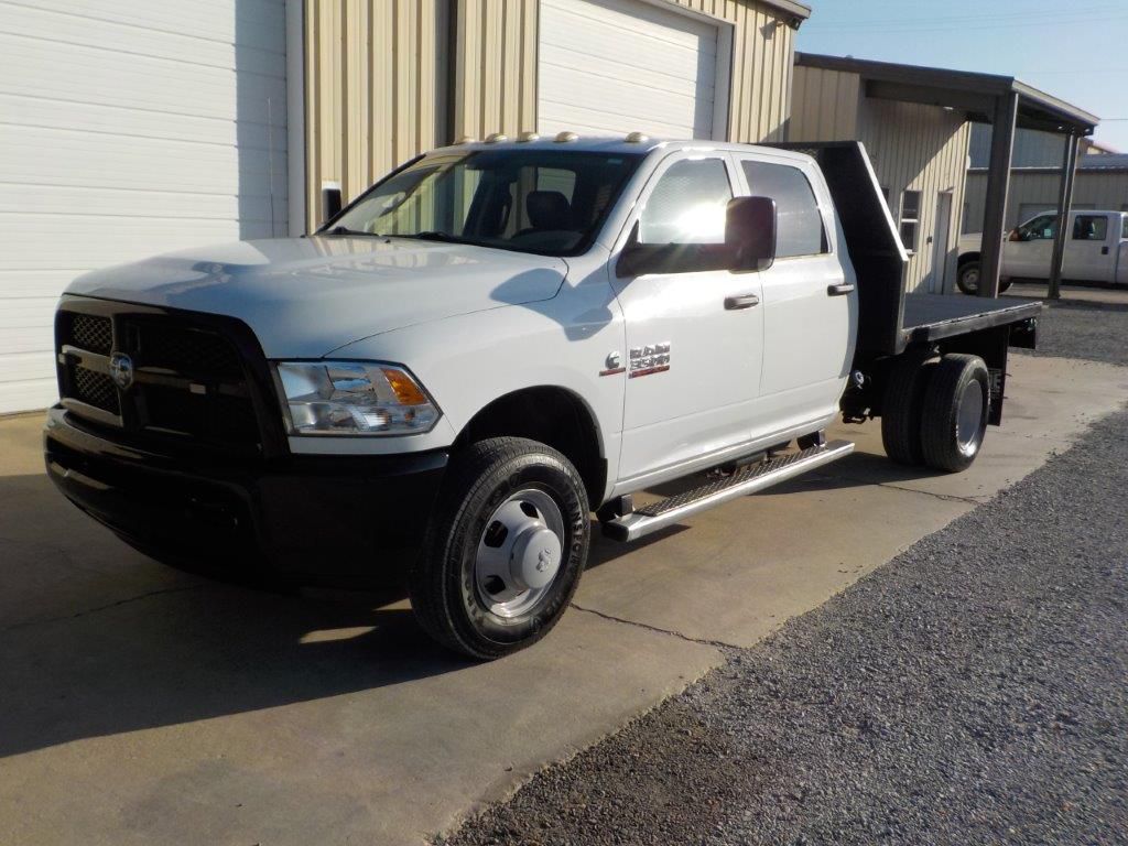 2014 RAM 3500 HEAVY DUTY Flatbed Truck