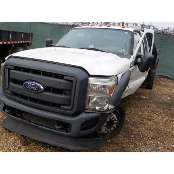 2015 FORD F550 XL Flatbed Truck