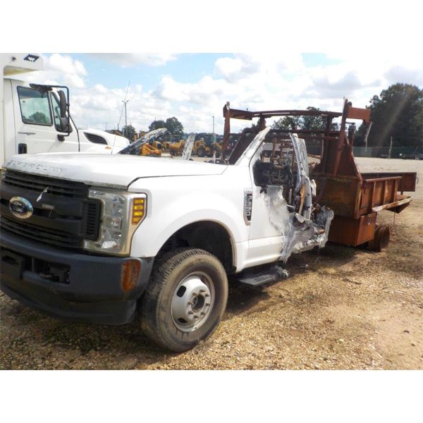2018 FORD F350 Flatbed Truck