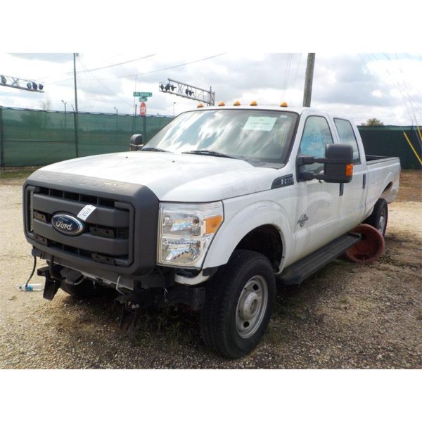 2015 FORD F350 XL Pickup Truck