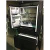 Image 2 : SAMSUNG RF23M8090SG/AA BLACK STAINLESS STEEL 23 CUBIC FT 4 DOOR FRENCH DOOR REFRIGERATOR BOTTOM