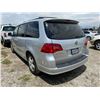 Image 4 : 2009 Volkswagen Routan SEL