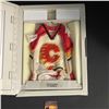 Image 1 : CALGARY FLAMES STAR HANGER MEDIUM HOME JERSEY (ref5013)