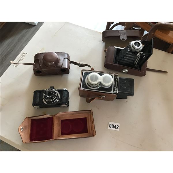 3 Vintage Camera's – Nettar, Ricchflex & Spartus