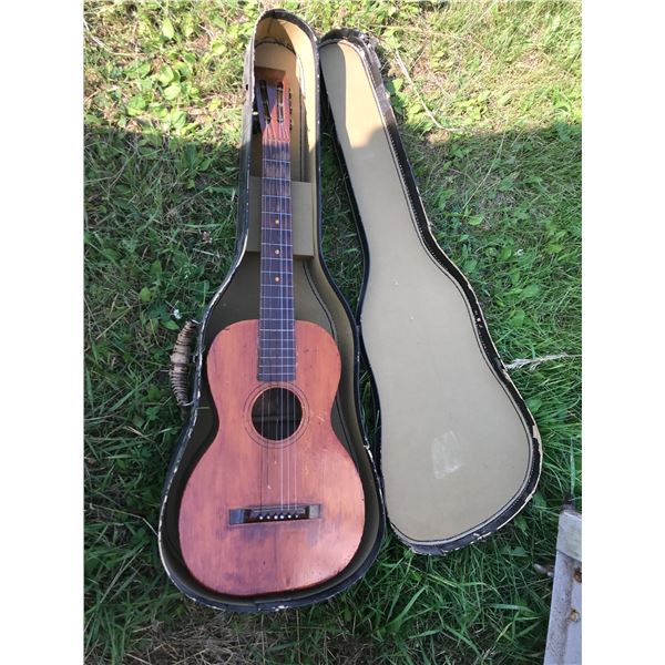 Spanish Guitar & Case (no name)