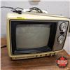 Image 1 : Retro Toshiba Portable Color TV (c.1977) (11"H x 14"W x 12"D)