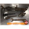 Image 1 : Tray Lot: Pacific Junior Tool; Ford Steering Shaft Joint; Ford Wrench Canada; Ford Wrench Kit USA; C