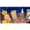 Image 4 : Tray Lot: Avon Lotion, Perfume, Foaming Bath Oil, Cologne & Aftershave (Empty) See Pics