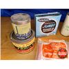 Image 7 : Tray Lot: Vintage Household Cleaners (Furniture Polish, Arm & Hammer Washing Soda, Metal Polish, etc