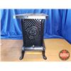 Image 5 : Kerosene Cookstove - 2 Burner "New Perfection No. 2" (23-3/4"H x 30"W x 14"D)