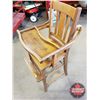 Image 2 : Oak Highchair (39-1/2"H x 15"W x 17"D)