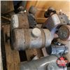 Image 8 : Pallet Lot: 4 Wisconsin Engines (Untested) (Note : 1 has wet clutch) (See Pics)