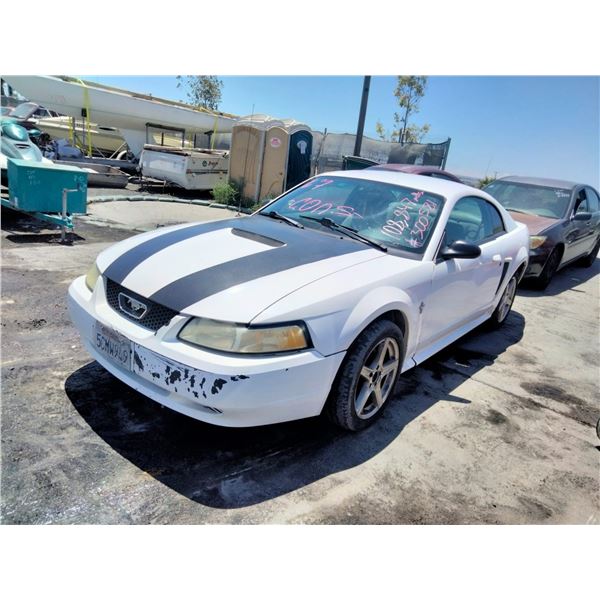 2000 Ford Mustang
