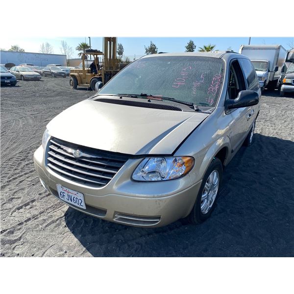 2005 Chrysler Town and Country