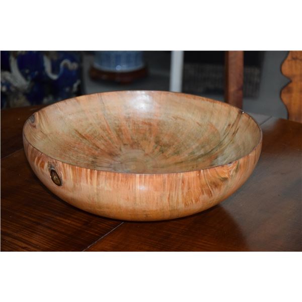 HAND CARVED COOK PINE BOWL; SIGNED (15" D)