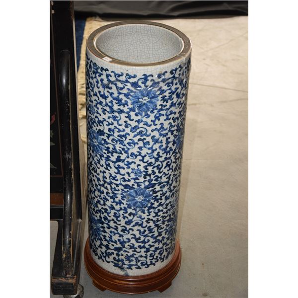 BLUE & WHITE UMBRELLA STAND (CRACKED)