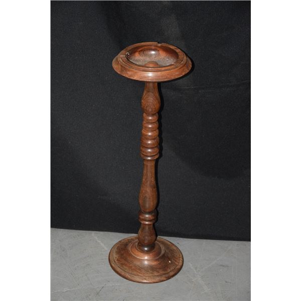 FREE STANDING ASH TRAY STAND