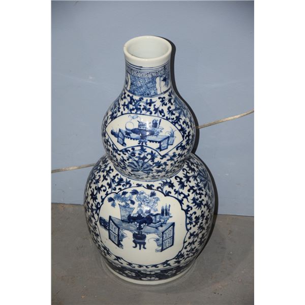 BLUE & WHITE GOURD SHAPED VASES (PAIR)