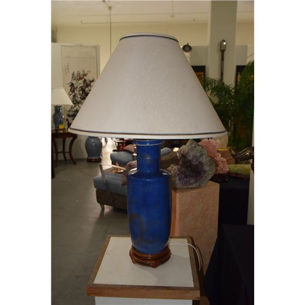 BLUE VASE LAMP (35" H)