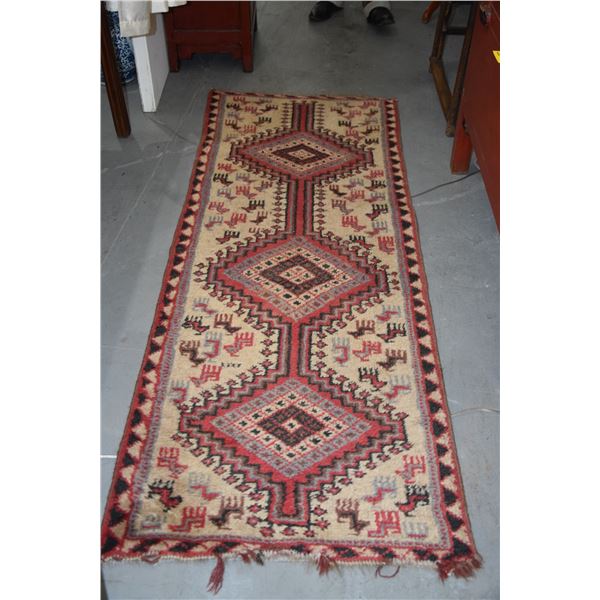 ORIENTAL WOOL RUNNER (73" X 28")