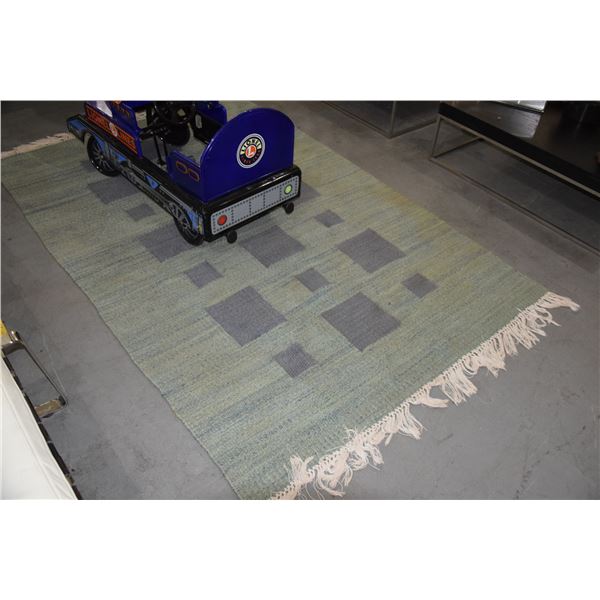 WOVEN AREA RUG (52" X 80")