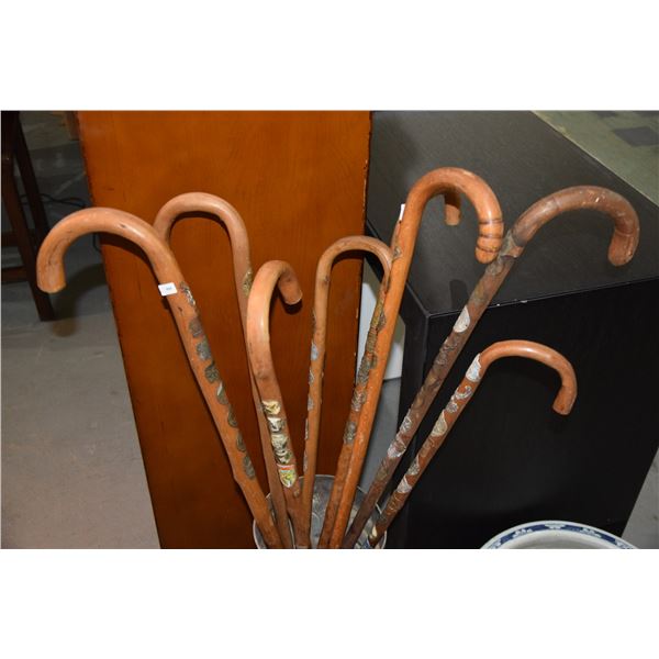 COLLECTION OF CANES (8 PCS) (DOES NOT INCLUDE STAND)