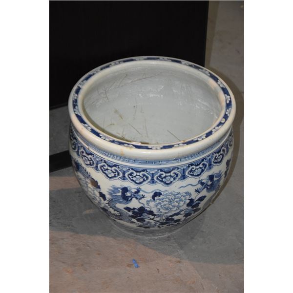 BLUE & WHITE FISHBOWL W/DRAGON MOTIF (14" D)