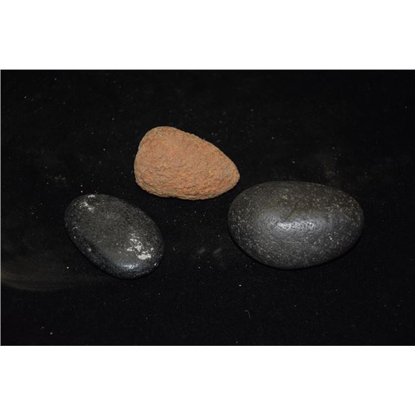 HAWAII STONE TOP & 2 LOMILOMI STONES, (3 PCS)