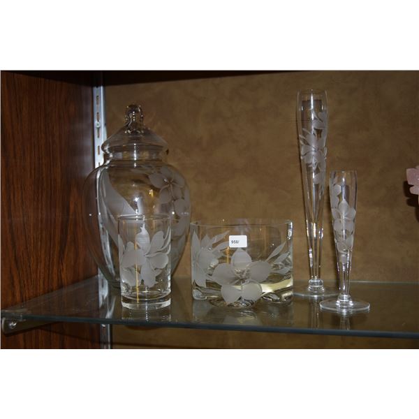 VINTAGE HAWAIIAN ETCHED GLASS "PLUMERIA" BUD VASES, TUMBLER, COVERED JAR & BERRY BOWL (5 PCS)