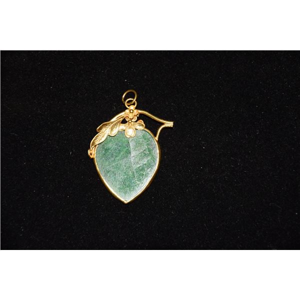 18K JADE PENDANT (JADE IS CRACKED)