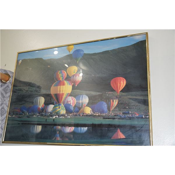 FRAMED HOT AIR BALLOON PRINT (19 1/2" X 28")