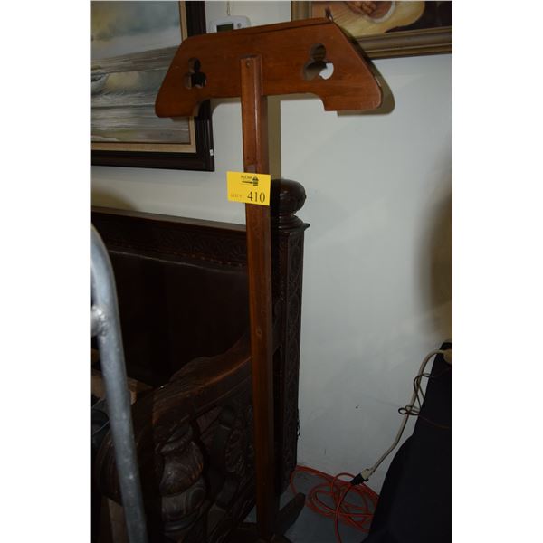 VESTMENT STAND (60 1/2" X 21")