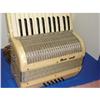 Image 2 : Accor-Acme Accordion
