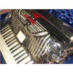 New Old Stock Zenturi Accordion