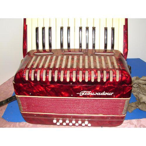 Troubadour Accordion
