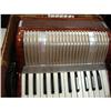 Image 2 : Mahogany Marbelized Accordion