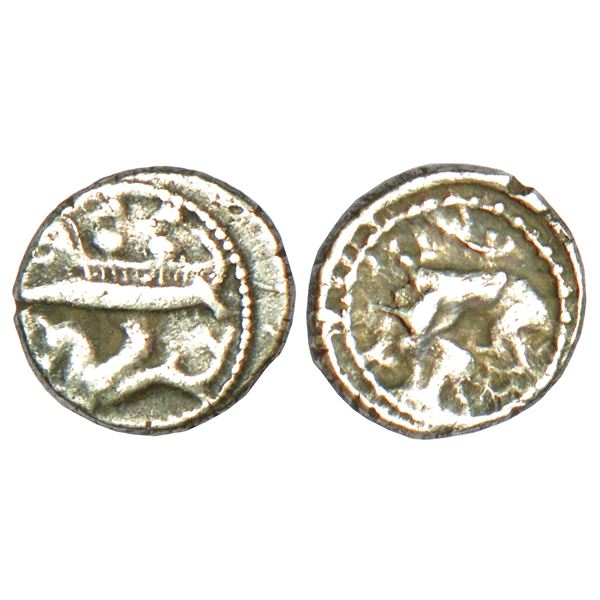 Medieval India: Vijayanagar Kingdom, Sangama Dynasty, gold ½ pagoda of Hari Hara II, 1.71g.