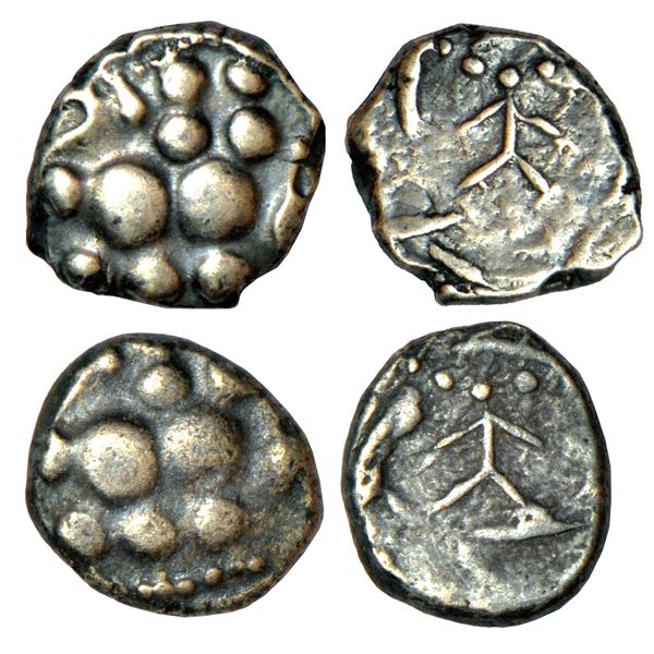 Medieval India:Chalukyas of Kalyani or feudatories, unattributed gold ¼ fanam (1000-1100AD), 0.10g.