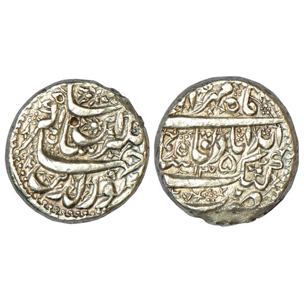 Mughals: Muhammad Shah (1719-1748 AD), gold ½ pagoda, Ganjikot mint, AH 1141, unlisted, 1.41g.