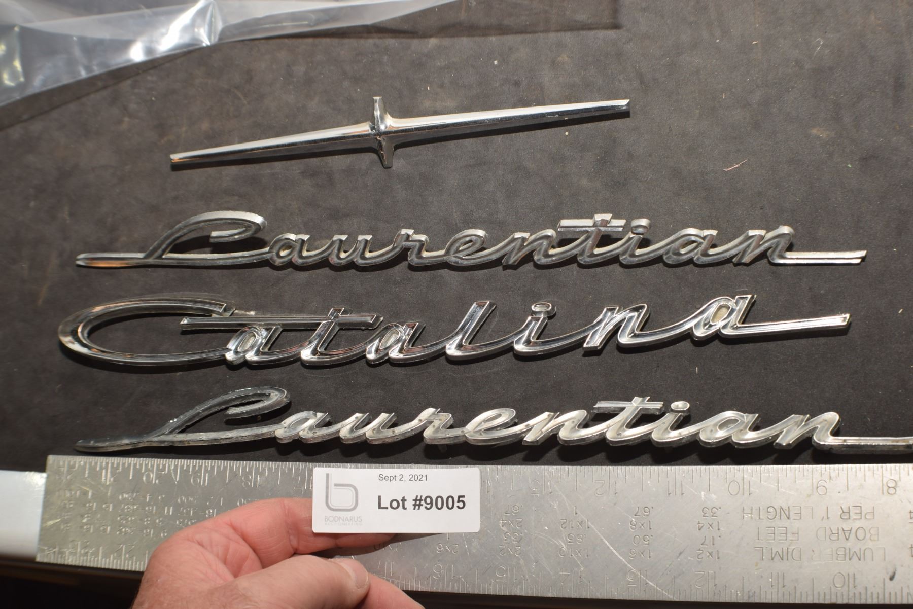 VINTAGE CAR EMBLEMS & SCRIPT EMBLEMS ...PONTIAC