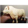 Image 2 : LARGE VINTAGE PLASTIC BULL - 13"L x 7"T - SCARCE CHAROLAIS