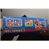 Image 2 : CASE OF SEALED NFL FOOTBALL CARDS 1991