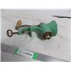 Image 6 : Green ceramic meat grinder