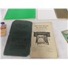 Image 3 : Singer sewing machine + vintage pamphlets