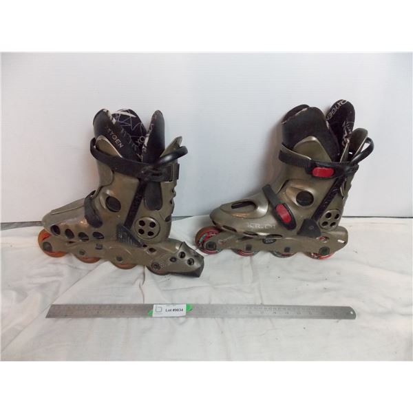 roller skates - oxygen branded - approx 10-11  from heel to toe outter plastic (inside will be small