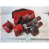 Image 1 : milwaukee - Kit (3) drills, 2 chargers, 4 battery's 18V - plus bag - working
