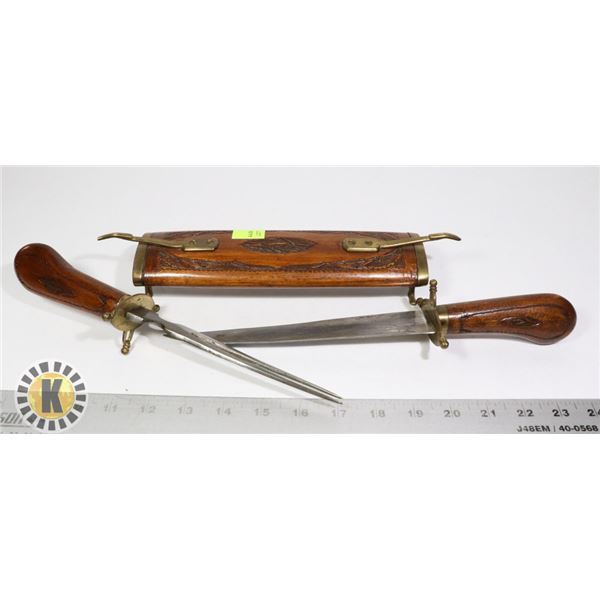VINTAGE MADE IN INDIA CARVING SET