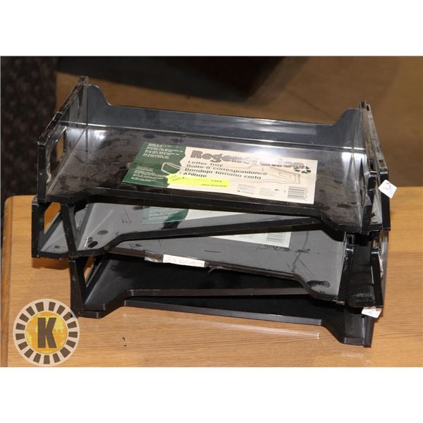 BUNDLE OF OFFICE ORGANIZERS